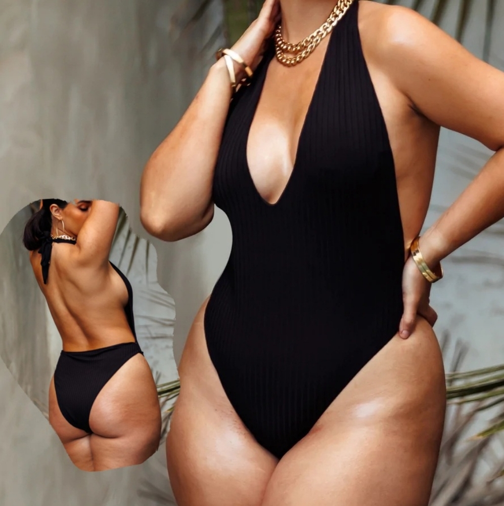 Black "Nico" Ribbed Halter - Size 1XL
